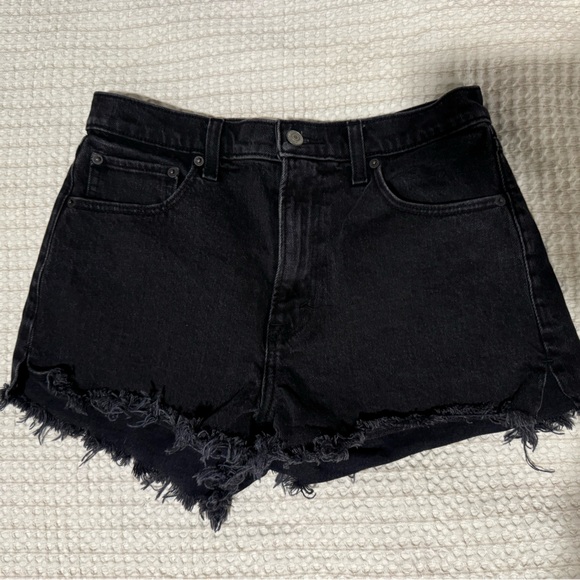 Abercrombie Black Mom High Rise Shorts Size 28 - Picture 1 of 3